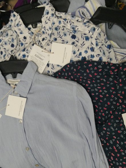 29pc BIG STORE Womens Button-Ups BEACH LUNCH LOUNGE & More #20264z (p-4-5)