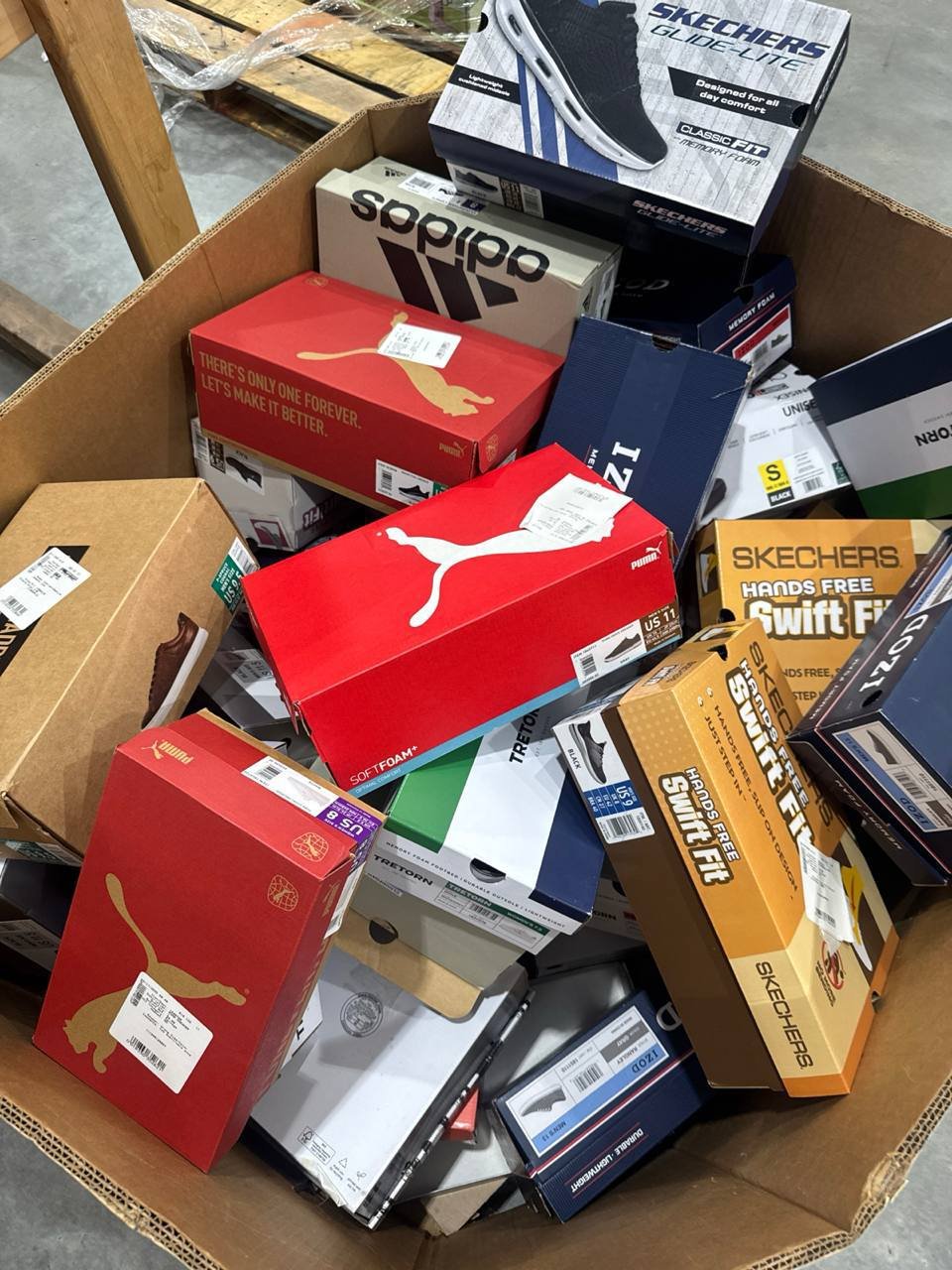 Hoka Sport Shoes Pallets